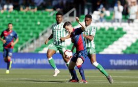 Crónica | Real Betis Balompié 2-SD Huesca  1: Joaquín deja como consuelo una victoria en el Villamarín