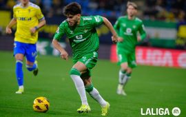 Crónica | Cádiz CF 0 – Real Betis Balompié 2: «Bastinazo» verdiblanco en el Nuevo Mirandilla