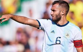 En Italia ven a Pezzella de verdiblanco