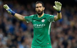 Una llegada y dos salidas encauzadas