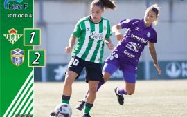 Féminas | Un paso atrás