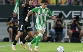 El Betis estrena Liga con triunfo ante la Real Sociedad gracias a un zurdazo de Riquelme