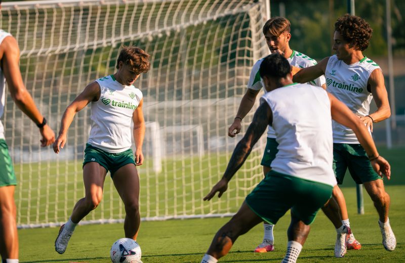 El Betis cierra su pretemporada en Bari con varias bajas por gestionar