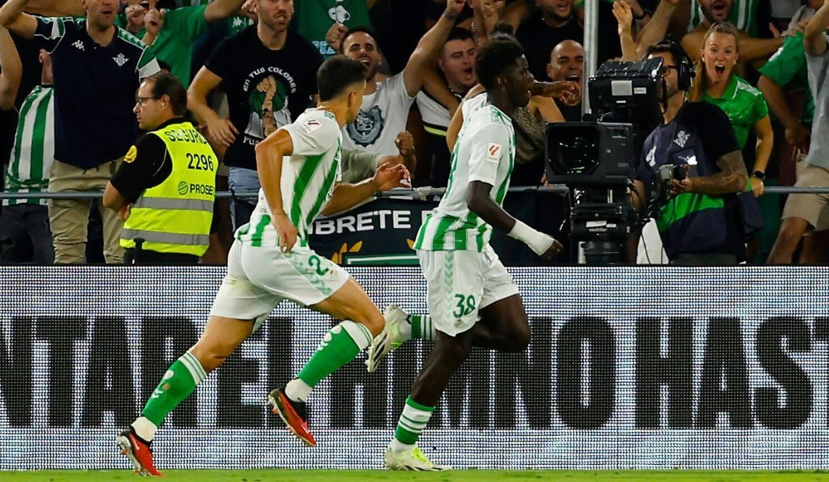 Crónica | Real Betis Balompié 3 – Valencia CF 0: Noche redonda con triunfo contundente