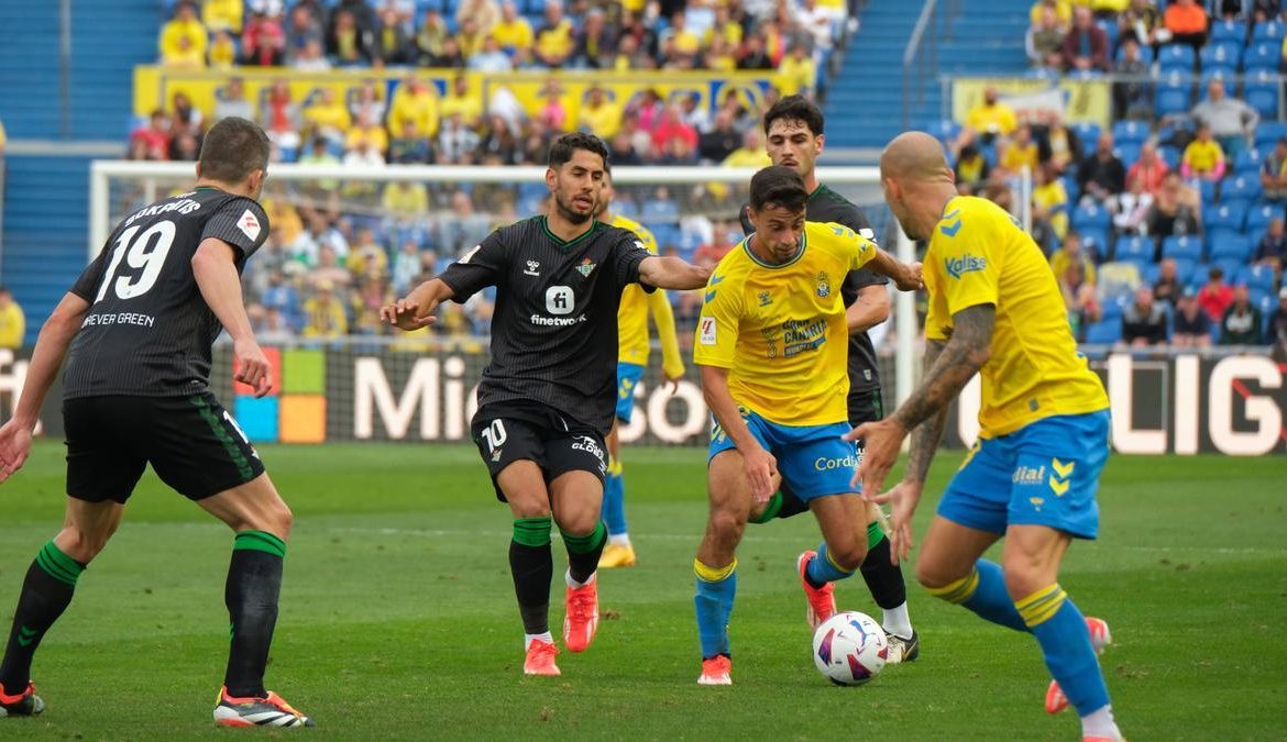 Crónica | UD Las Palmas 2 – Real Betis Balompié 2: Un punto que sabe a derrota
