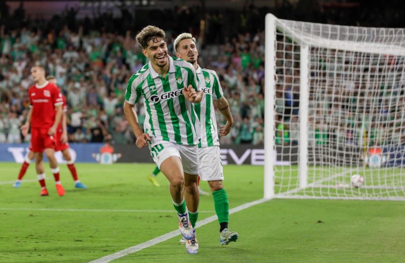 Crónica | Real Betis Balompié 3 – FC Kryvbas 0: Balones (y galones) al 10