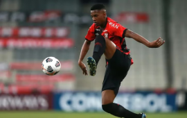 Abner Vinicius, juventud y descaro para el lateral izquierdo