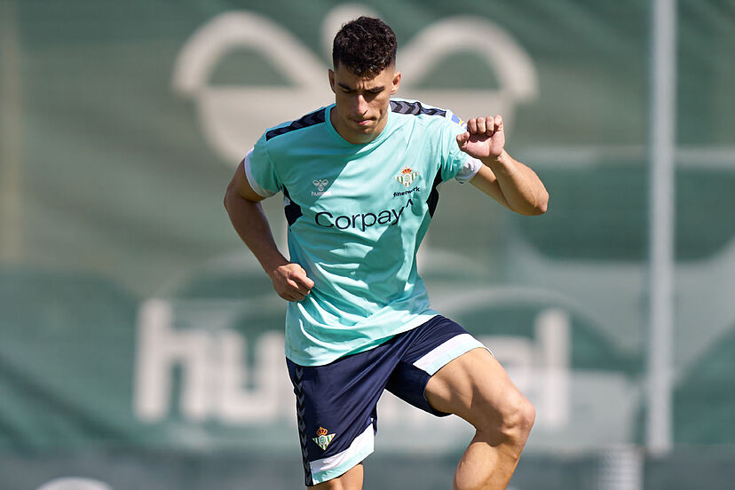 Marc Roca, un refuerzo de lujo para el centro del campo del Real Betis